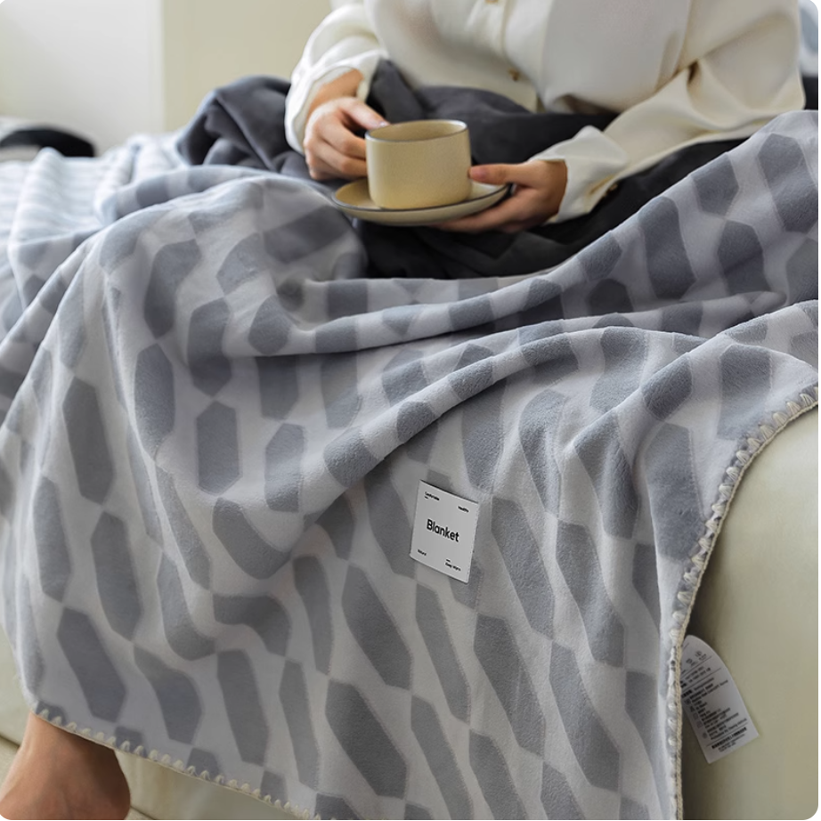 Cozy pets friendly blanket for sofa and bed