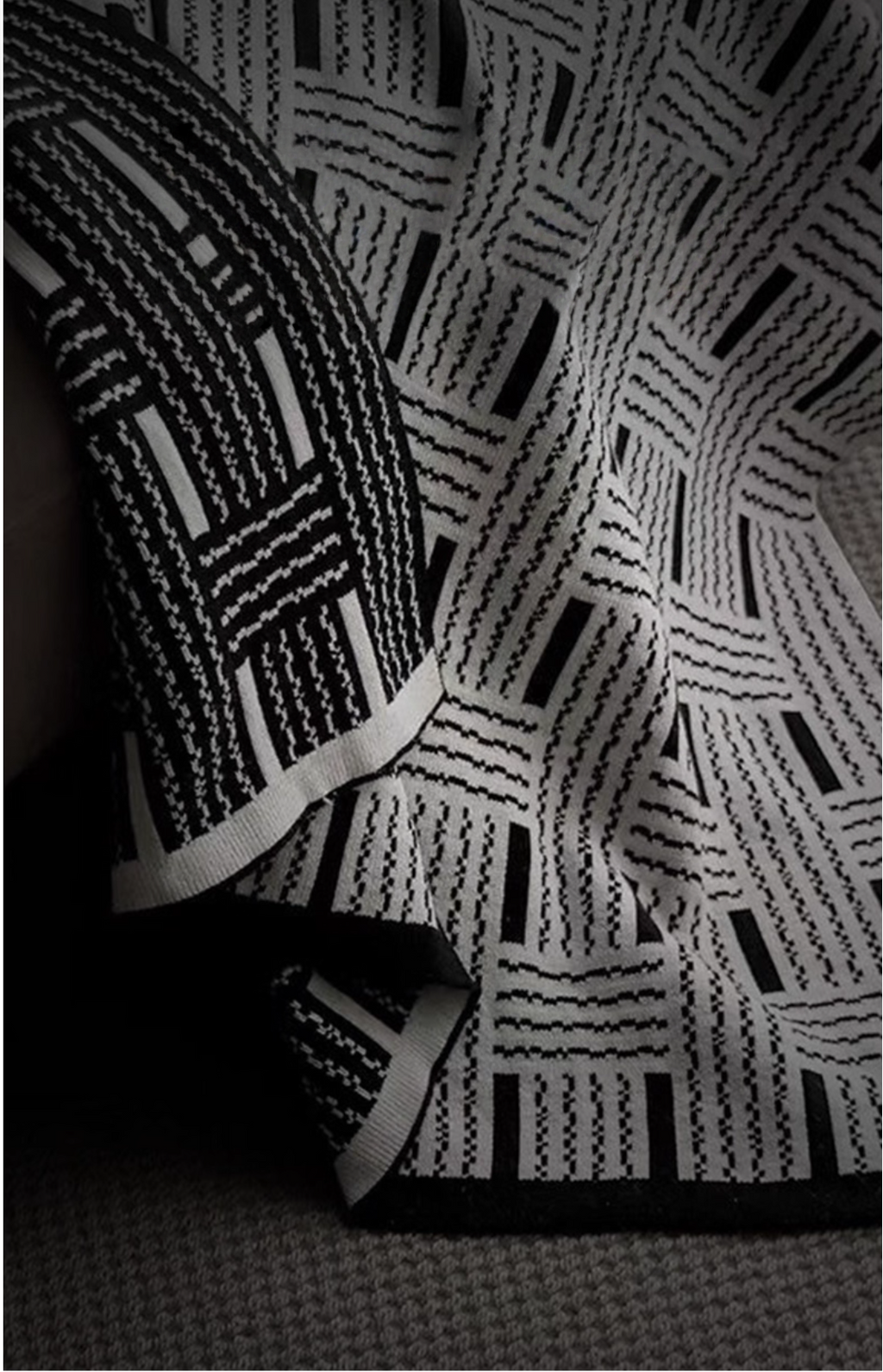 Mutipurpose sofa blanket - image 3